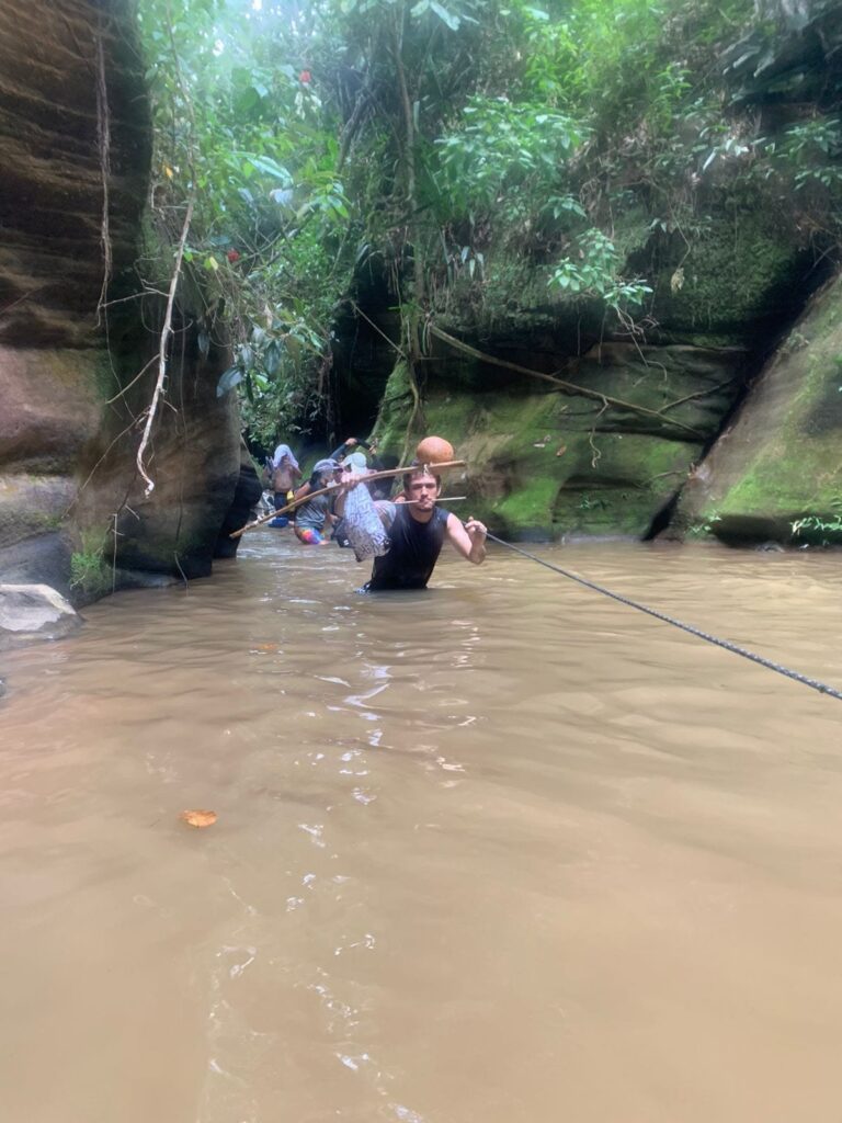 Travessia Rio Peruana trilha Cachoeira do Urubu